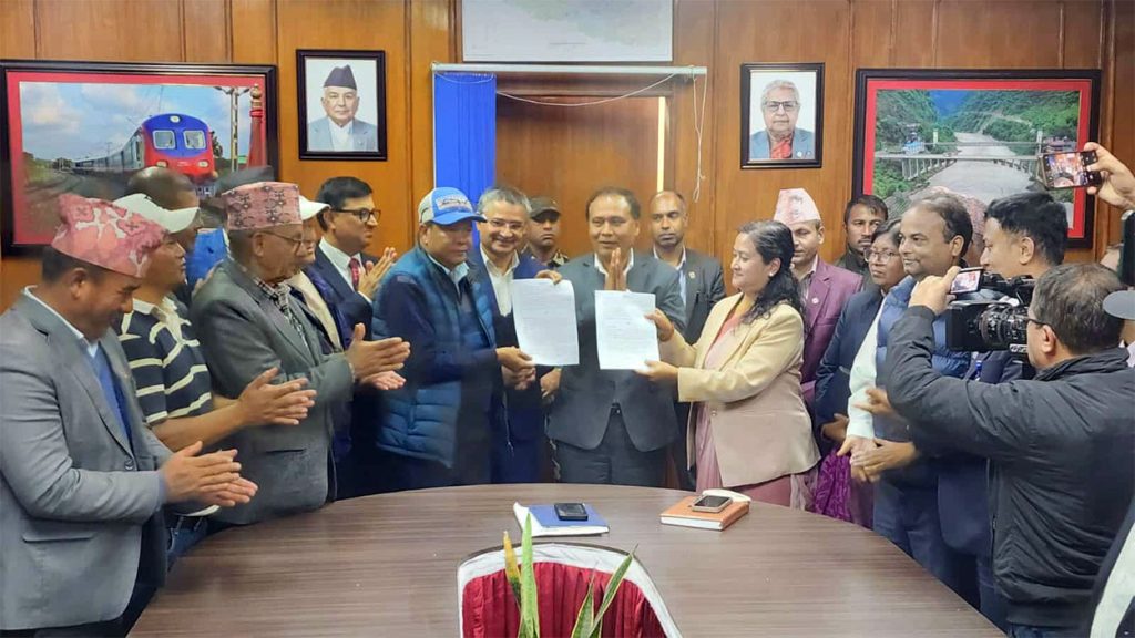 मेलम्चीको पानी पथान्तरणमा अवरोध नगर्न स्थानीय सहमत