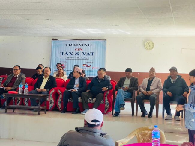 पश्चिम चितवनका व्यवसायीहरुलाई चितवन उद्योग वाणिज्य संघले दियो दुई दिने कर सम्बन्धी तालिम