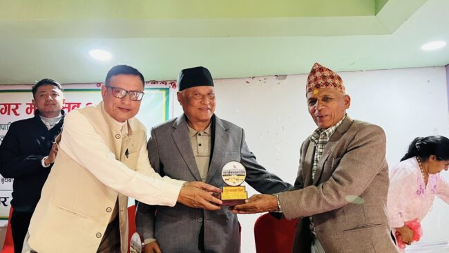 रत्ननगरमा कृषि अन्तर्क्रिया: गीर गाई जोगाएर अर्गानिक खेती बढाउन अपिल