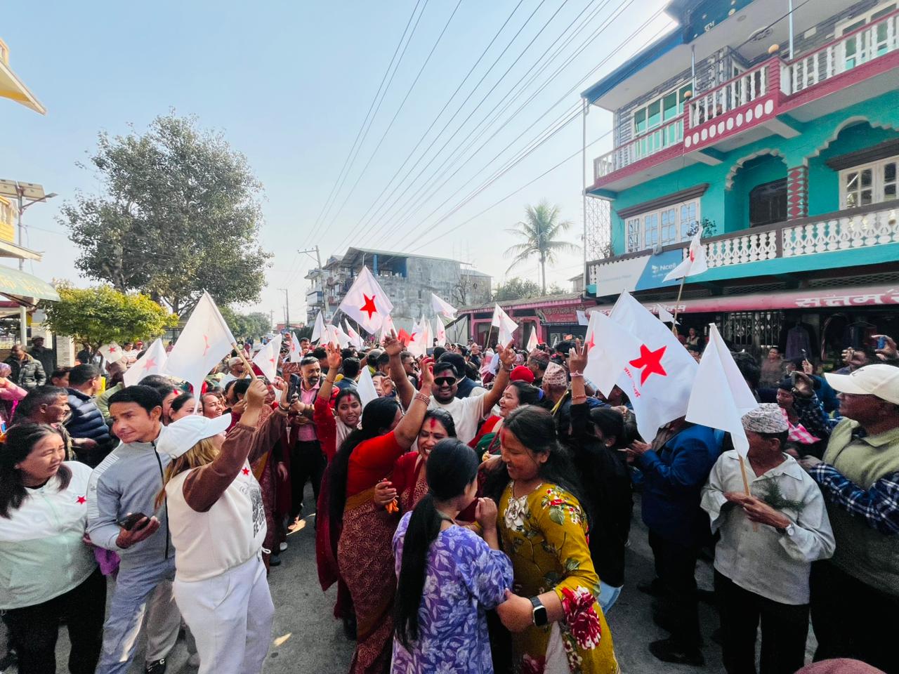 रेनु दाहालको घरदैलोमा उत्साहजनक समर्थन, उर्लियो जनलहर