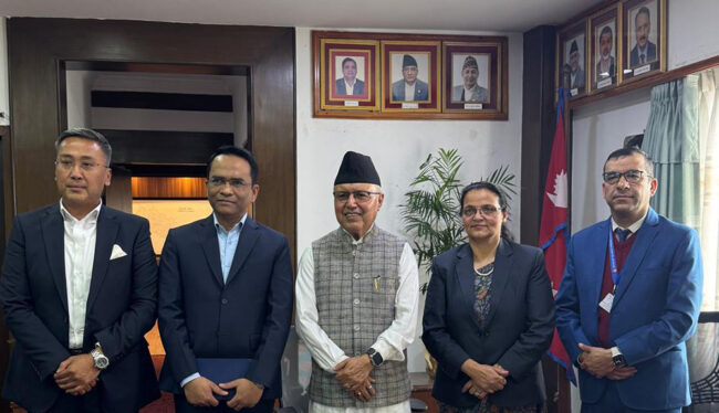 वित्तीय क्षेत्रका नियामक निकाय प्रमुखहरूसँग अर्थमन्त्री खनालको बिदाई भेट