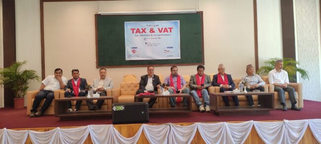 महिला उद्यमीहरुलाई चितवन उद्योग वाणिज्य संघले कर तथा मूल्य अभिवृद्धि करसम्बन्धी तालिम प्रदान