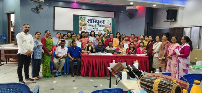 चितवन उवासंघमा साबुन बनाउने तालिम सम्पन्न