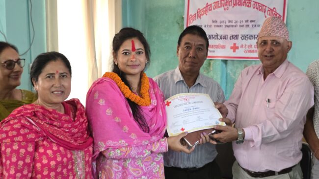 रत्ननगरमा शिक्षक नायक लक्षित तीन दिवसीय प्राथमिक उपचार तालिम सम्पन्न : विद्यालयमा सीप प्रयोग गर्न जोड