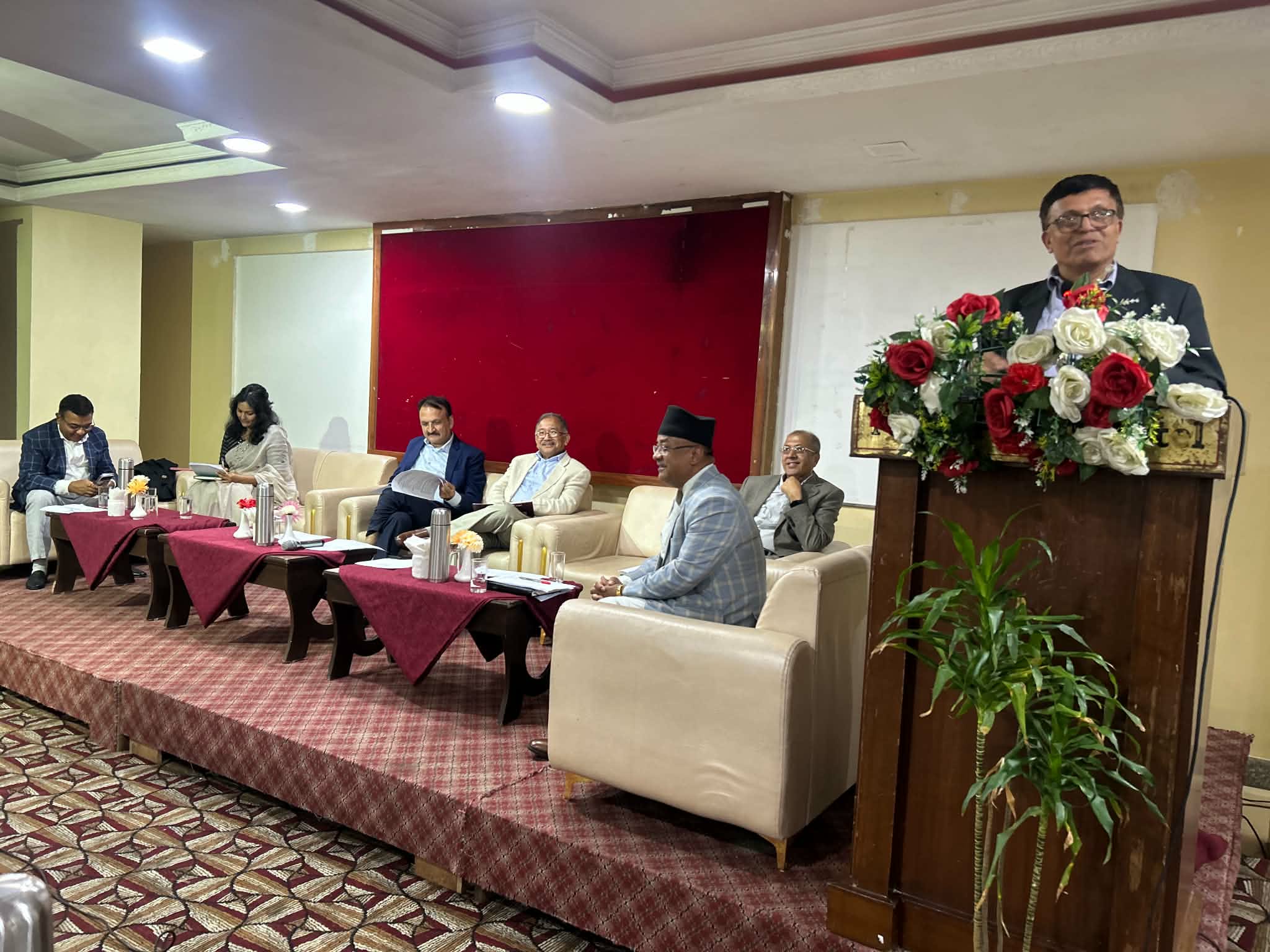 नेपालको परराष्ट्र नीति राष्ट्रिय हित र सार्वभौमिकतामा आधारित हुनुपर्नेमा विज्ञहरूको जोड