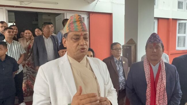 मूख्यमन्त्री बानियाँले गरे सरकारबारे ब्रिफिङ, पार्टी एकतामा जोड
